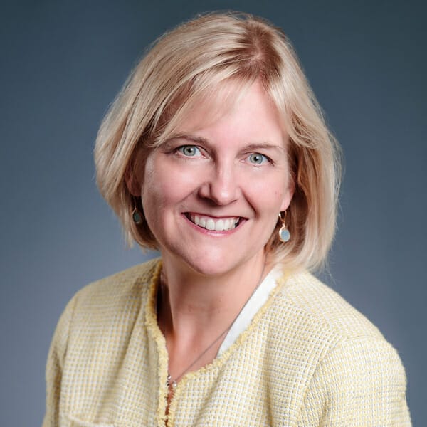 Knudsen-Elizabeth-headshot