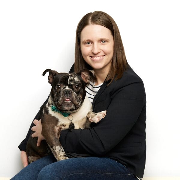 Dr. Roileigh Ollson with dog