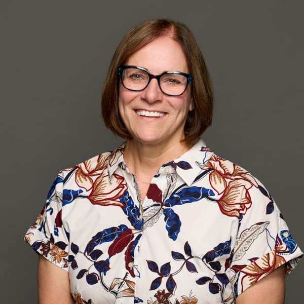 Headshot of Linda B. Lehmkuhl, DVM, MS, DACVIM (Cardiology)